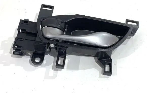 Honda CR-V Front door interior handle 