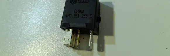 Audi Q3 8U Other relay 4H0951253C
