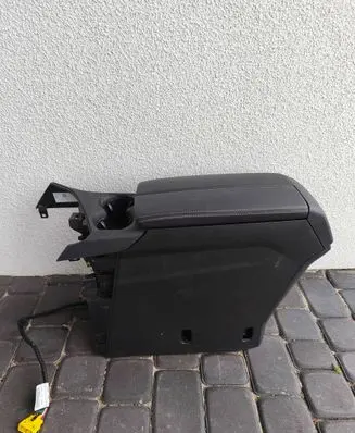 Peugeot 5008 Glove box central console 10522666 1833454