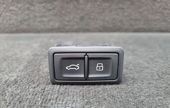Tailgate opening switch