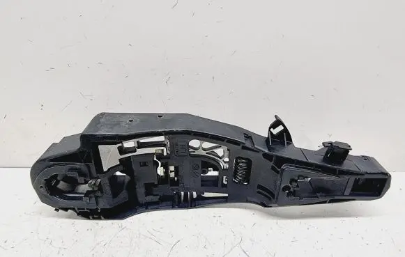 Rear door exterior handle/bracket