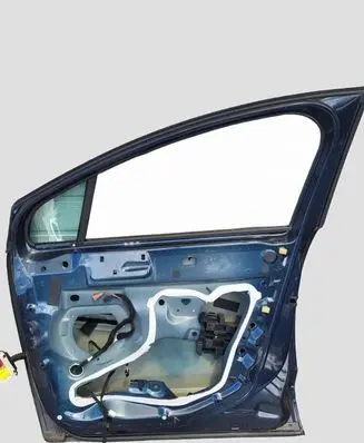 Peugeot 5008 Front door