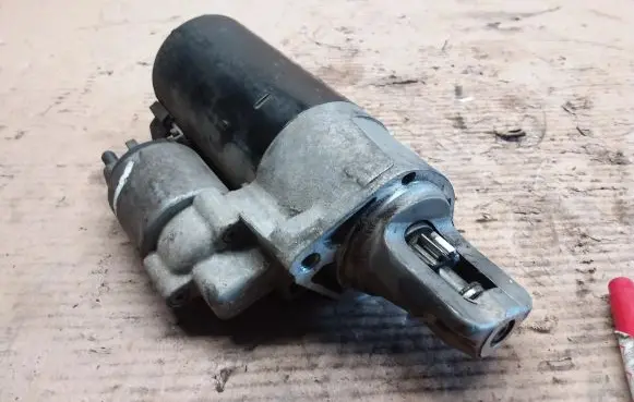 Mercedes-Benz E W212 Starter motor A6429061100