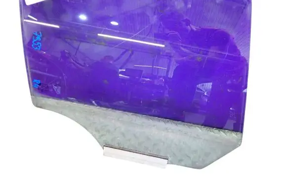 Opel Astra H Front door window glass four-door 