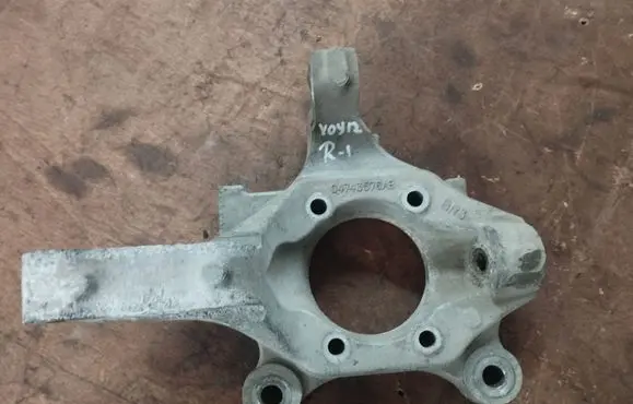 Chrysler Town & Country V Front wheel hub spindle knuckle 04743576AB
