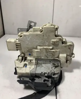 Audi A6 S6 C6 4F Rear door lock 4F9839015