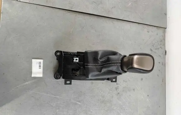 Lexus RX 450H Gear shifter/selector 75j397