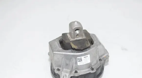 BMW 3 G20 G21 Engine mount bracket 7582318 22117582318 6876760