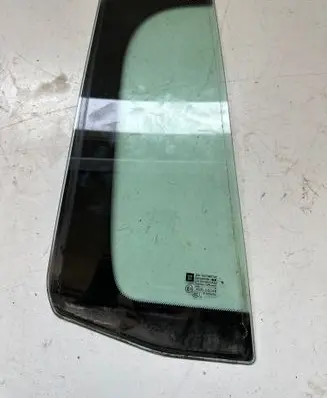 Opel Zafira C Rear vent window glass DOT24M25AS2 E000255 43R00049