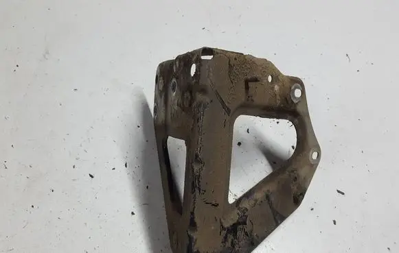 Audi A6 S6 C6 4F Fender mounting bracket 