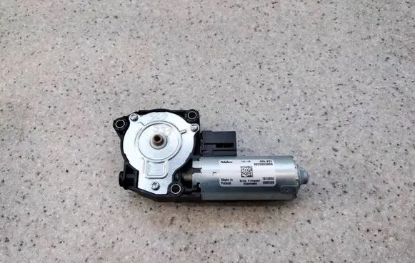 Volvo S60 Sunroof motor/actuator 992900386840 9929003868