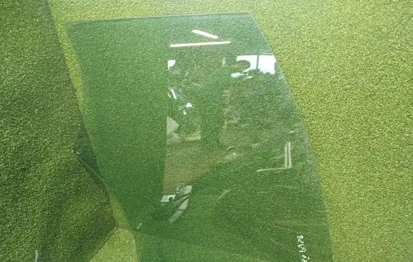 Mercedes-Benz Citan II W420 Front door window glass four-door E243R000929
