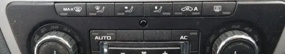Skoda Octavia Mk2 (1Z) Central console control unit 