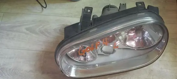 Volkswagen Golf IV Headlight/headlamp