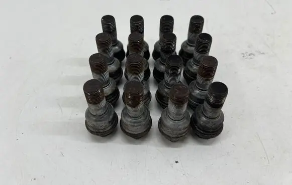 Audi Q3 F3 Nuts/bolts