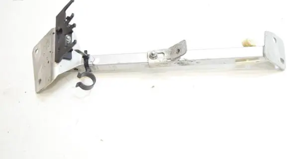 Audi A8 S8 D3 4E Fender mounting bracket 4E0805464E