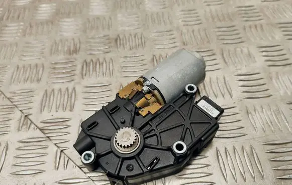 Citroen DS5 Sunroof motor/actuator WR09C01AA 1731706A 04731412