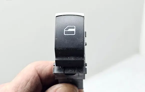 Volkswagen Golf VI Electric window control switch 5K0959855