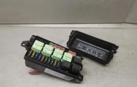 Mini One - Cooper R50 - 53 Fuse box set 690660402 6906604 142664