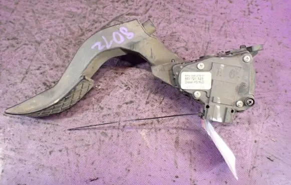 Audi A4 S4 B6 8E 8H Accelerator throttle pedal 8E1721523