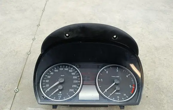 BMW 3 E90 E91 Speedometer (instrument cluster) A2C53113047