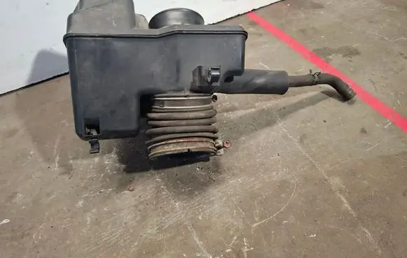 Intake resonator