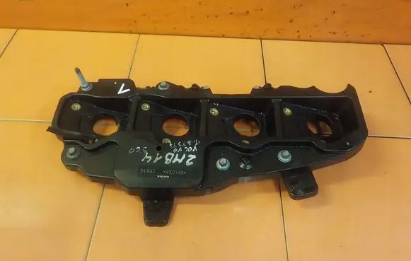 Volvo S60 Rocker cam cover BM5G12257EA ZAWOROW