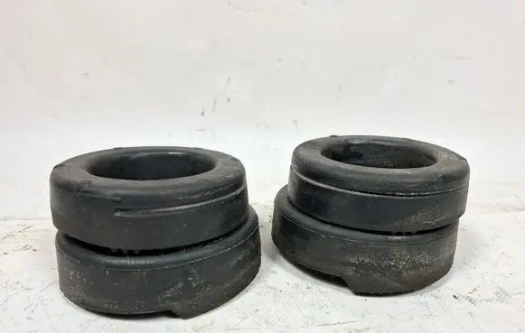 Mercedes-Benz SLK R170 Rear coil spring rubber mount A2103250384