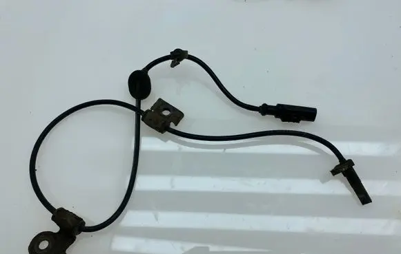 Subaru Outback ABS brake wheel speed sensor K227540AG01 27540AG 27540AG01