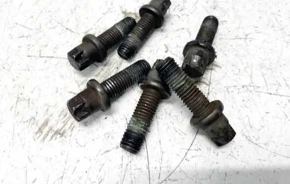 Land Rover Freelander Nuts/bolts av61-6477-ce