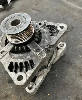 Ford C-MAX I Generator/alternator 1042102710 14V150A