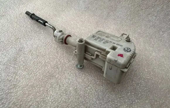 Porsche Cayenne (9PA) Central locking motor 1J0810773B 3B0959782
