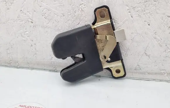 Audi A4 S4 B5 8D Tailgate/trunk/boot lock/catch/latch 8D5827505D