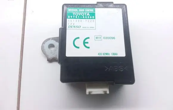 Toyota Avensis Verso Door central lock control unit/module 8974144060 1513007220