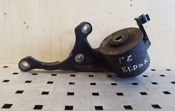 Suzuki Grand Vitara II Front differential bracket 66J21