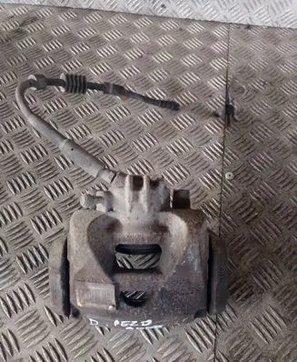 Peugeot 3008 I Front brake caliper