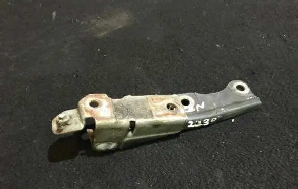 Mitsubishi Space Wagon Engine bonnet/hood hinges