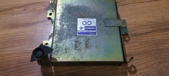 Nissan Primera Engine control unit/module 2371057j00 a93-b41