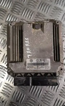 Volkswagen Touareg I Engine control unit/module 070906016f