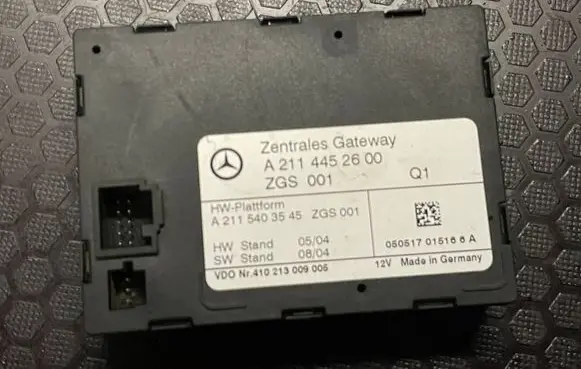 Mercedes-Benz E W211 Gateway control module A2114452600 410213009005 A2115403545