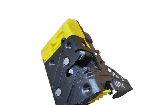 Volvo XC90 Front door lock 30699747