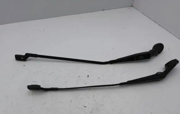 Citroen C4 II Picasso Front wiper blade arm 9676367780 9676370980