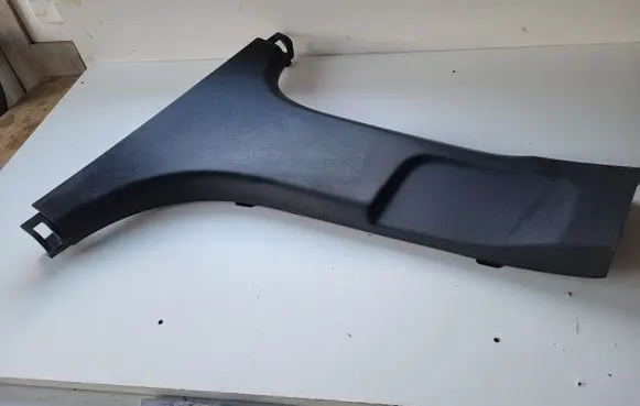 KIA Xceed Pillar (middle) 