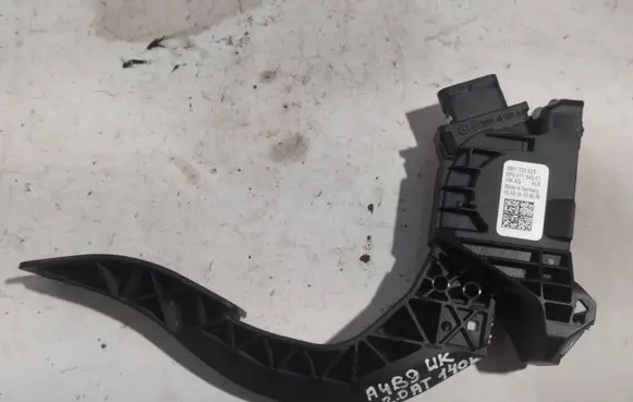 Audi A4 S4 B9 Accelerator throttle pedal 8W1723523