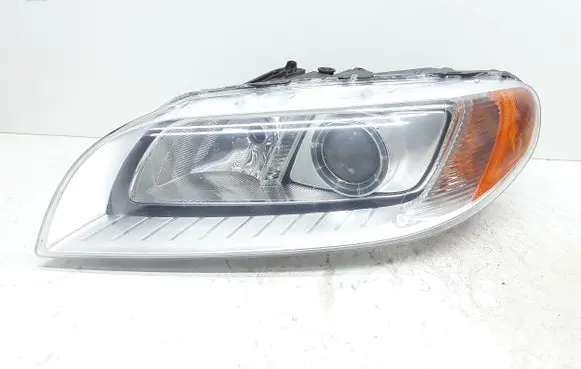 Volvo V70 Headlight/headlamp 31214347