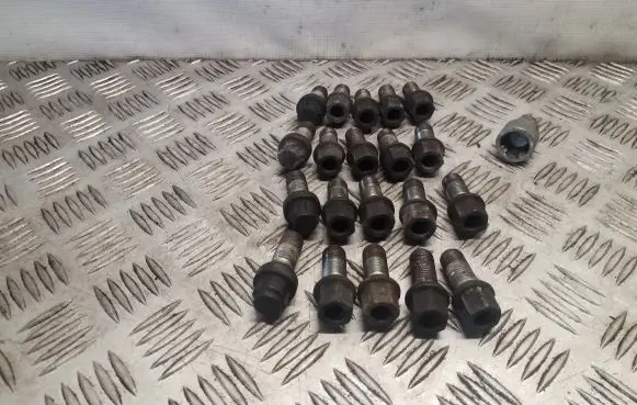 Skoda Superb B8 (3V) Nuts/bolts 