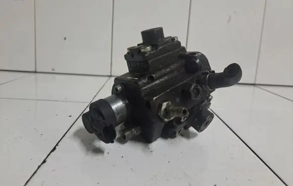 Opel Vectra C Fuel injection high pressure pump 0055193731 0445010128 0336546
