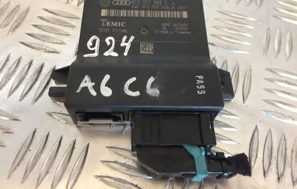 Audi A6 S6 C6 4F Gateway control module 4F0907468D