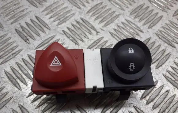 Renault Megane II Hazard light switch 8200407415