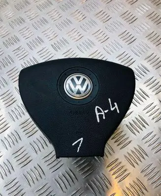 Volkswagen Eos Steering wheel airbag 61607480K